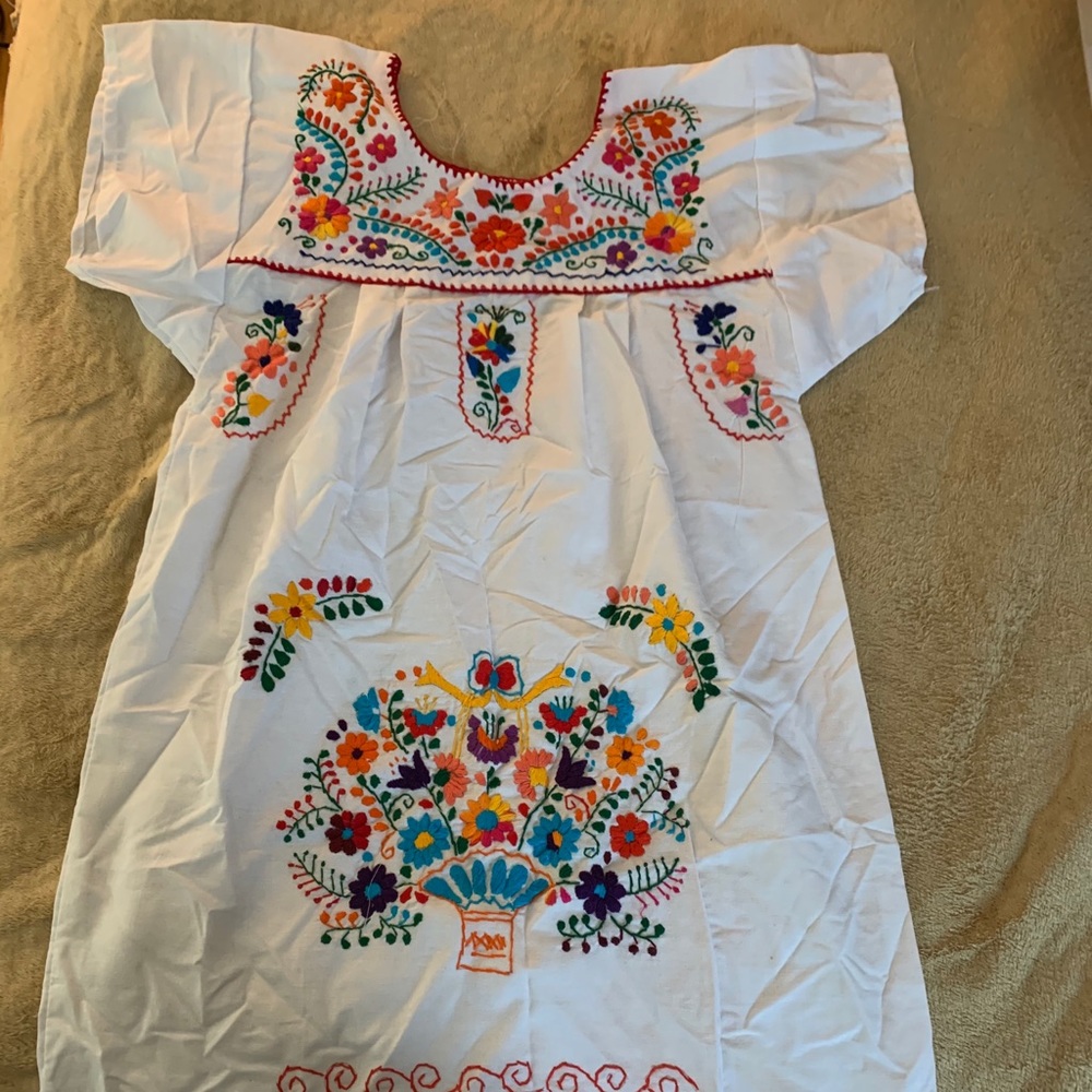 Beautiful embroidery dress from Mexico